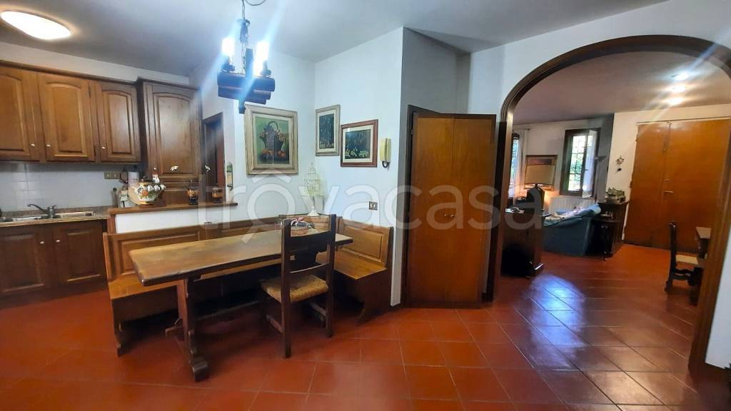 casa indipendente in vendita a Prato in zona Galciana