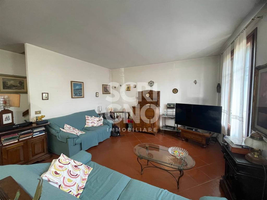 casa indipendente in vendita a Prato in zona Galciana