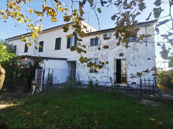 casa indipendente in vendita a Prato in zona Galciana
