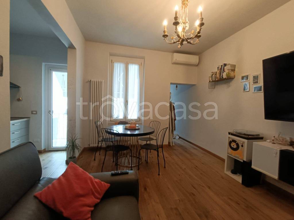 casa indipendente in vendita a Prato in zona La Querce