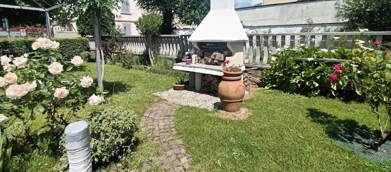 casa indipendente in vendita a Prato