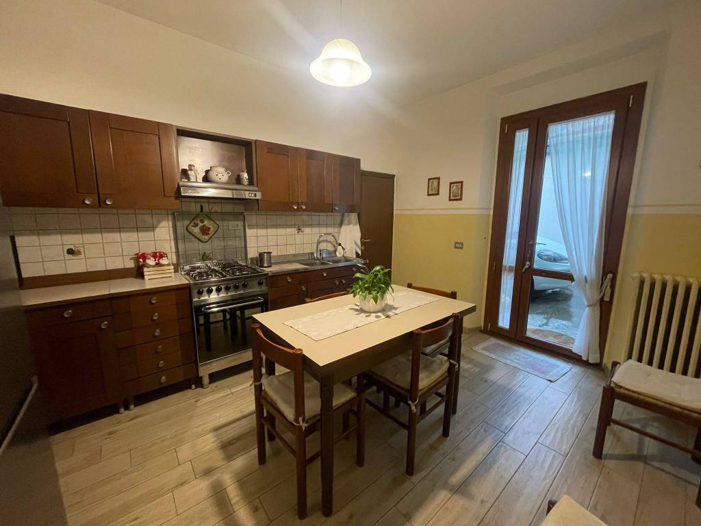 casa indipendente in vendita a Prato