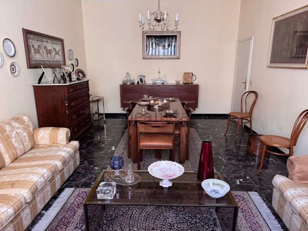 casa indipendente in vendita a Prato