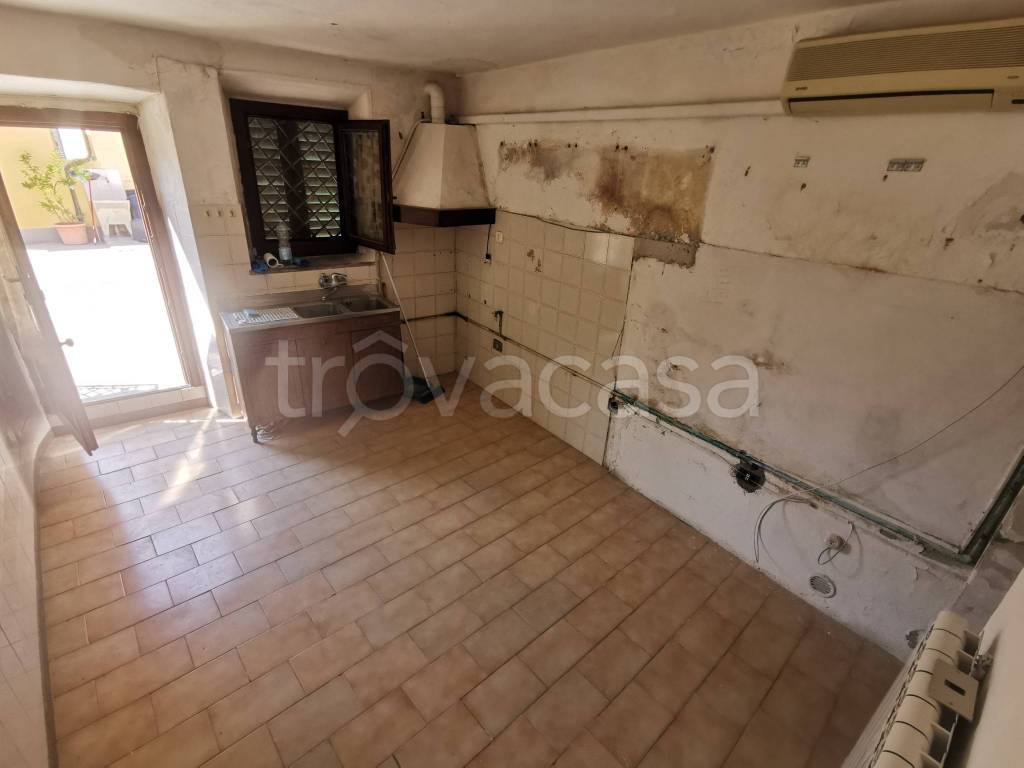 casa indipendente in vendita a Prato in zona Galciana