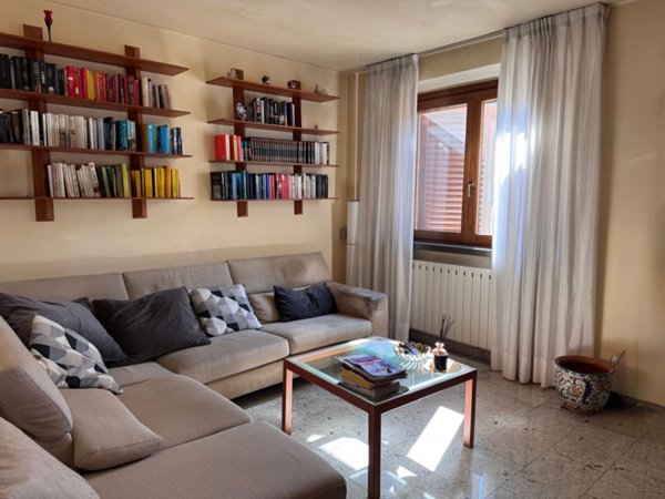 casa indipendente in vendita a Prato in zona Viaccia