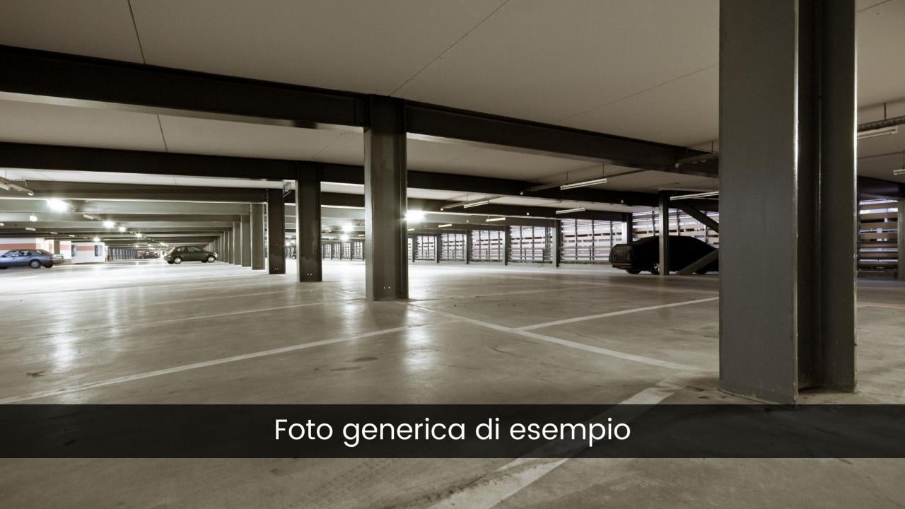 negozio in vendita a Prato in zona Grignano