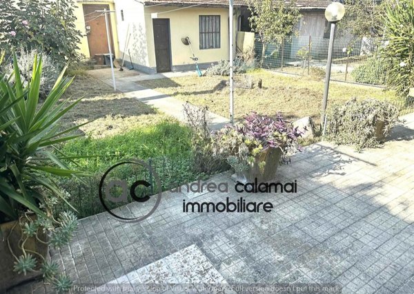 casa indipendente in vendita a Prato