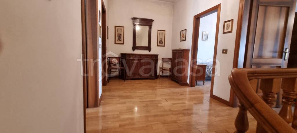 casa indipendente in vendita a Prato