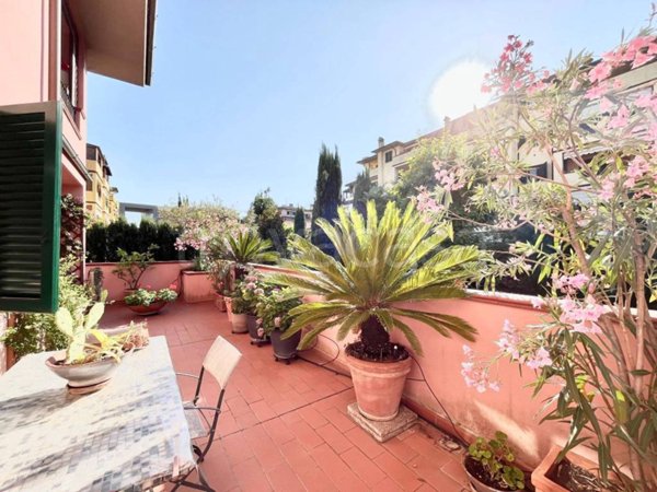 appartamento in vendita a Prato in zona Sant'Ippolito