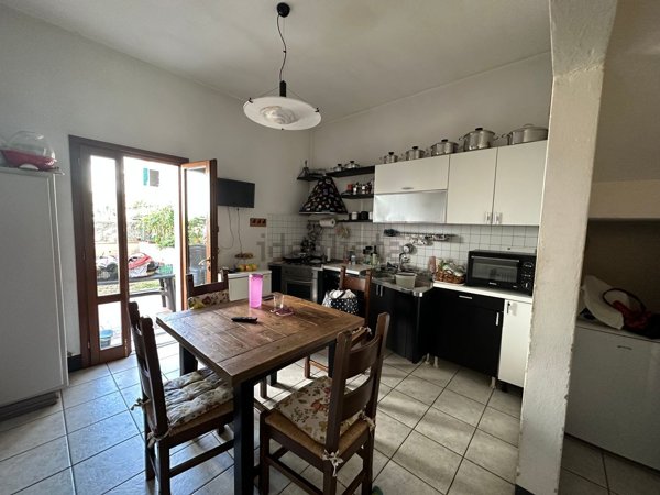 casa indipendente in vendita a Prato