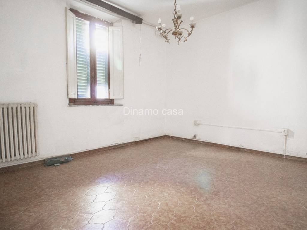 casa indipendente in vendita a Prato
