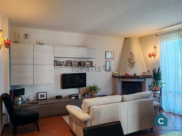 appartamento in vendita a Prato in zona Paperino