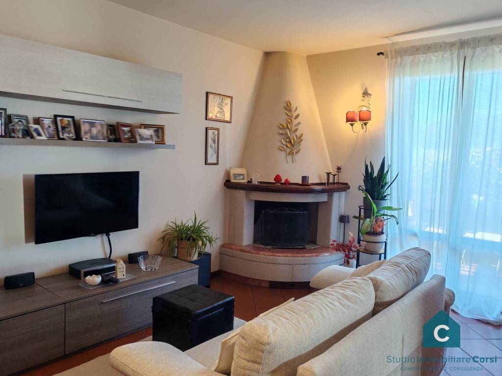 appartamento in vendita a Prato in zona Paperino