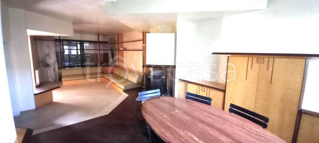 casa indipendente in vendita a Prato in zona Fontanelle