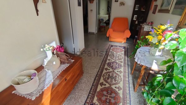casa indipendente in vendita a Prato in zona Coiano
