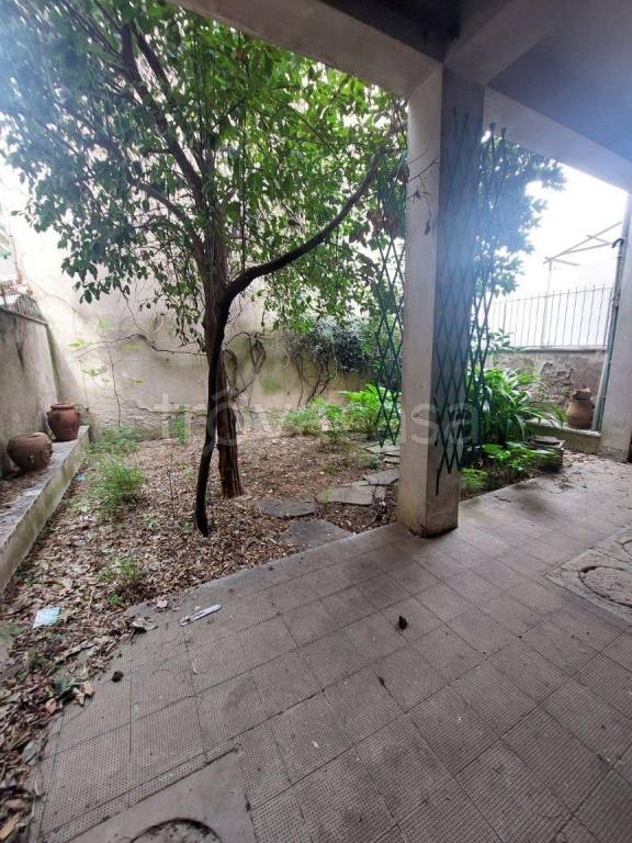 casa indipendente in vendita a Prato