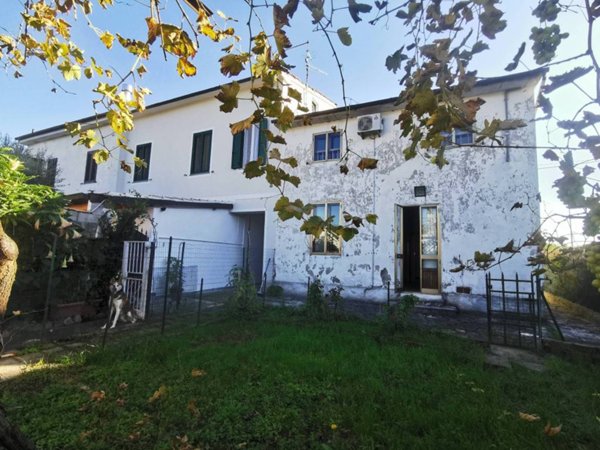 casa indipendente in vendita a Prato in zona Galciana