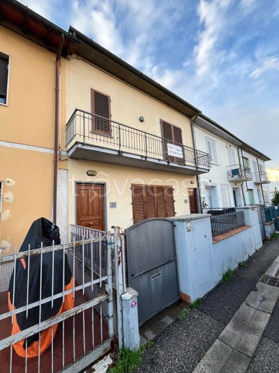 appartamento in vendita a Prato in zona La Querce