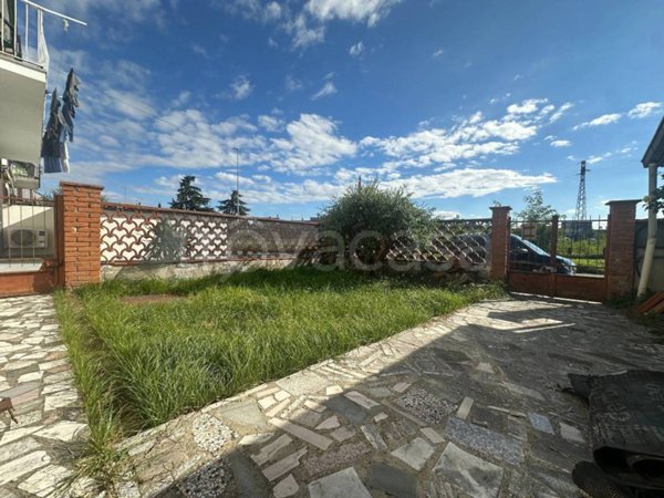 casa indipendente in vendita a Prato in zona Sant'Ippolito