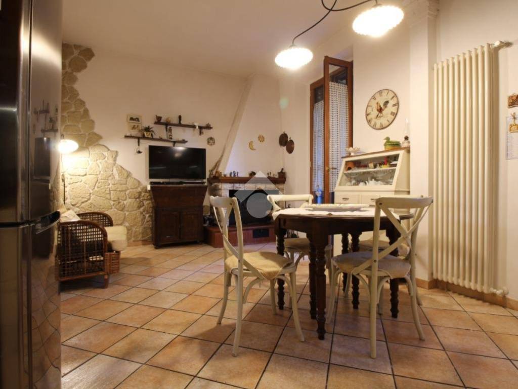casa indipendente in vendita a Prato in zona Cafaggio