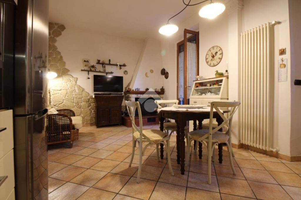 casa indipendente in vendita a Prato in zona Cafaggio