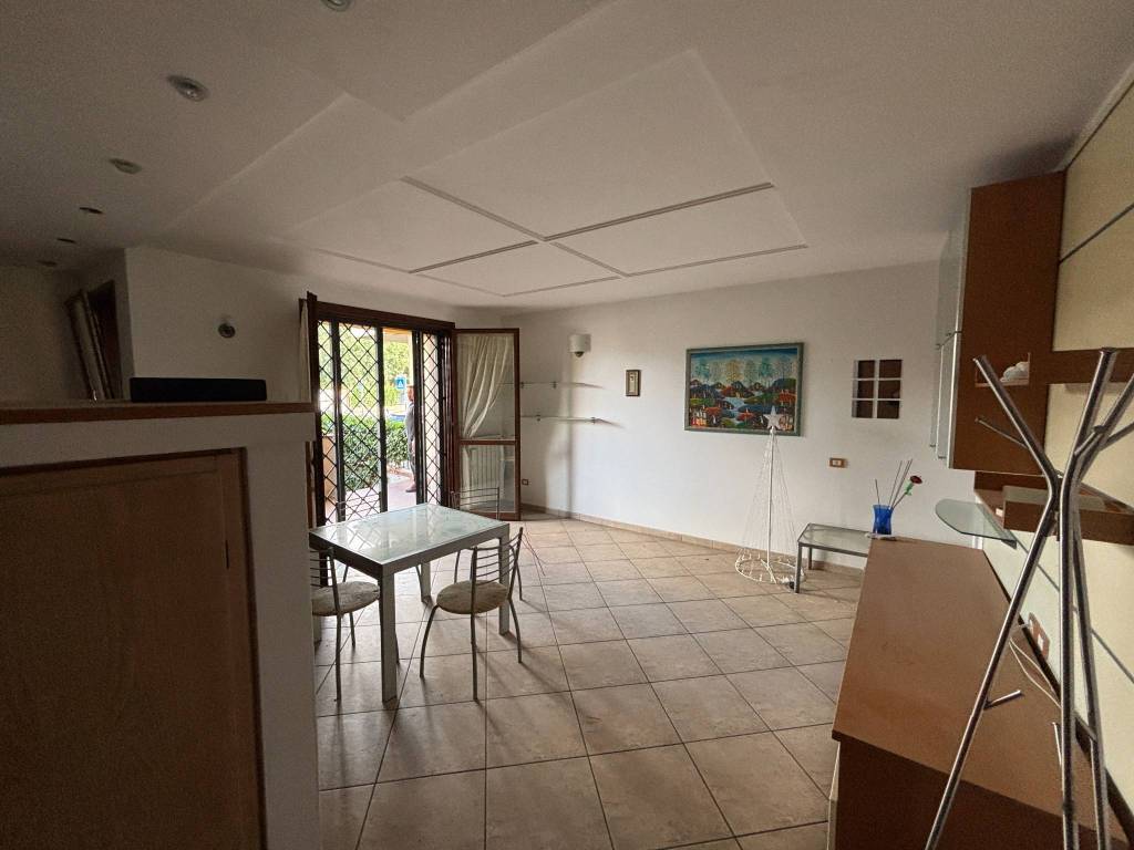 appartamento in vendita a Prato in zona Galciana