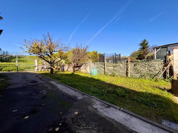 casa indipendente in vendita a Prato in zona Tavola