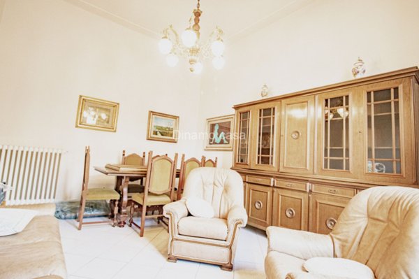 casa semindipendente in vendita a Prato