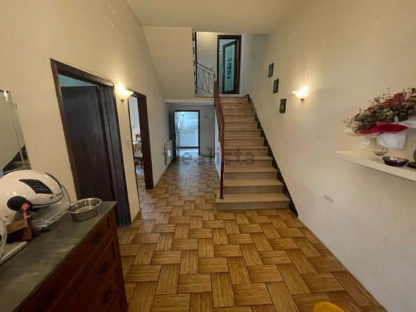 casa indipendente in vendita a Prato