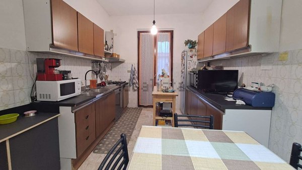 appartamento in vendita a Prato in zona Paperino