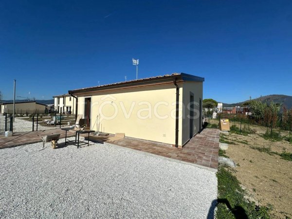 casa indipendente in vendita a Prato in zona Sant'Ippolito