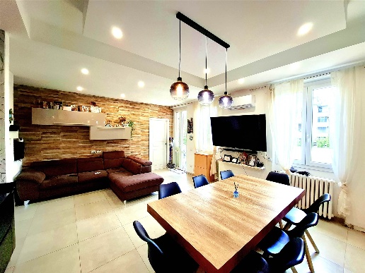 casa indipendente in vendita a Prato