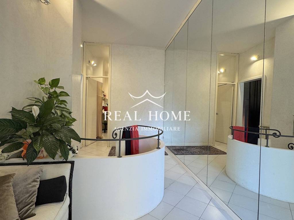 negozio in vendita a Prato