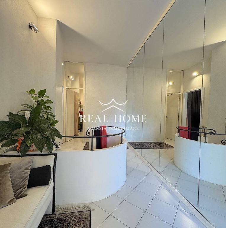 negozio in vendita a Prato