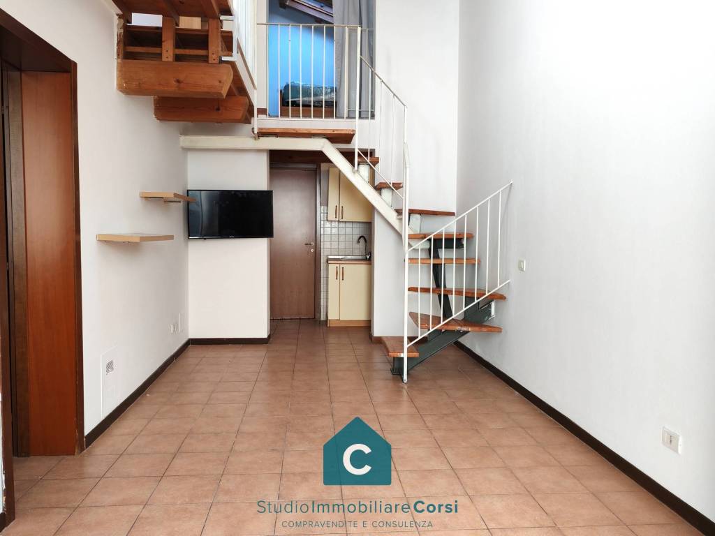 casa indipendente in vendita a Prato in zona Santa Gonda