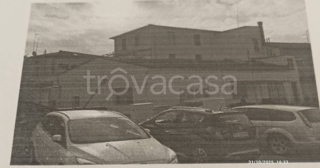 casa indipendente in vendita a Prato