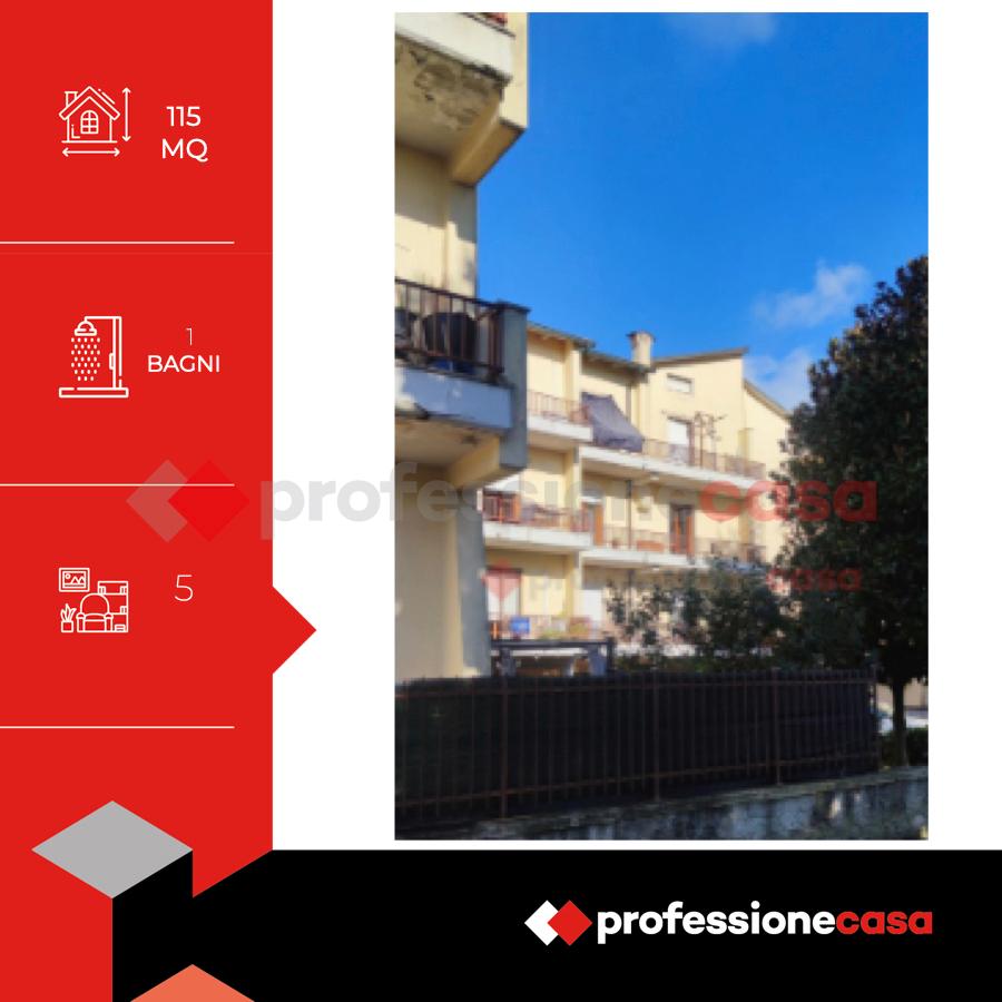 appartamento in vendita a Prato in zona Paperino