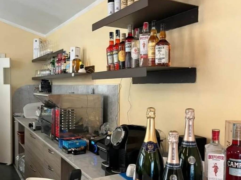 negozio in vendita a Prato