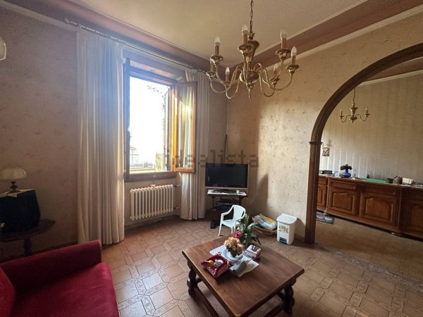 casa indipendente in vendita a Prato in zona Grignano