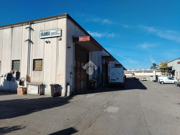 ufficio in vendita a Prato in zona Viaccia