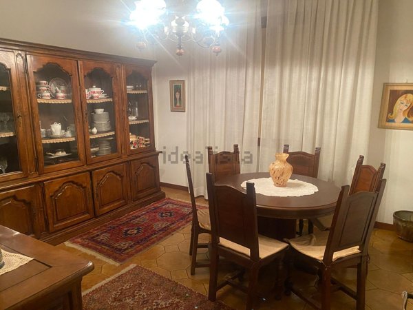 casa indipendente in vendita a Prato