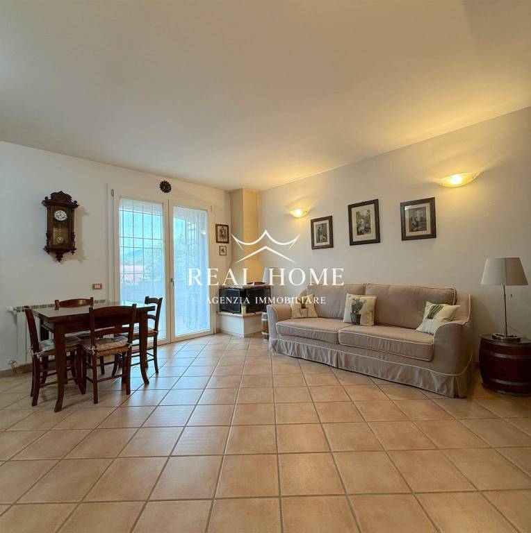 appartamento in vendita a Prato in zona Galciana