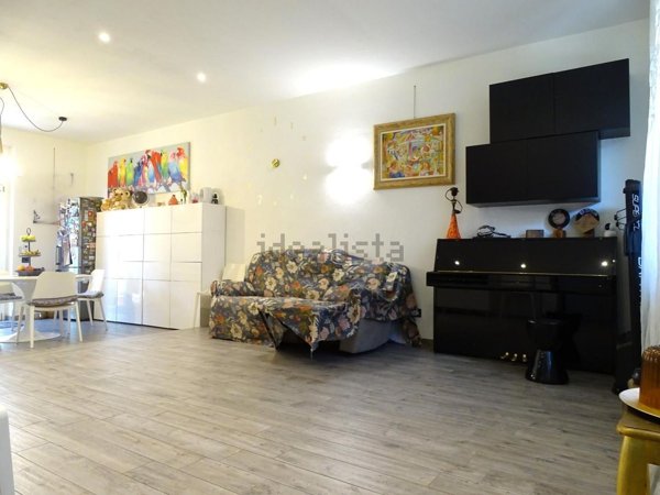 casa indipendente in vendita a Prato