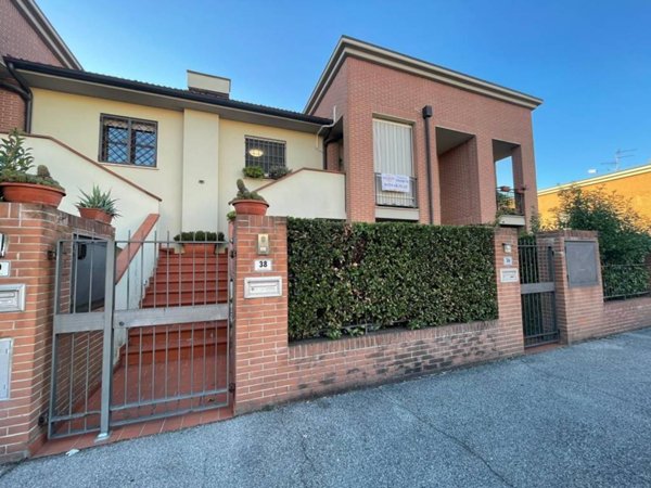 appartamento in vendita a Prato in zona San Giusto