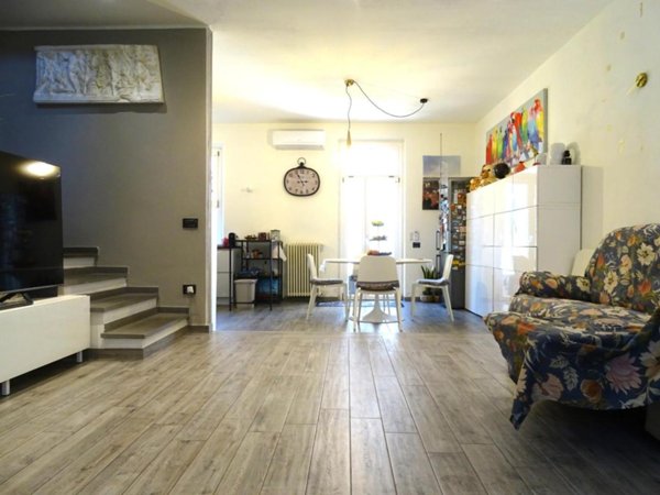 casa indipendente in vendita a Prato in zona Figline