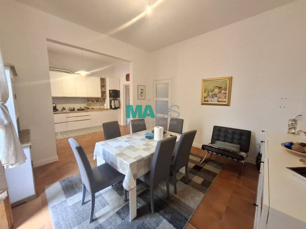 casa indipendente in vendita a Prato