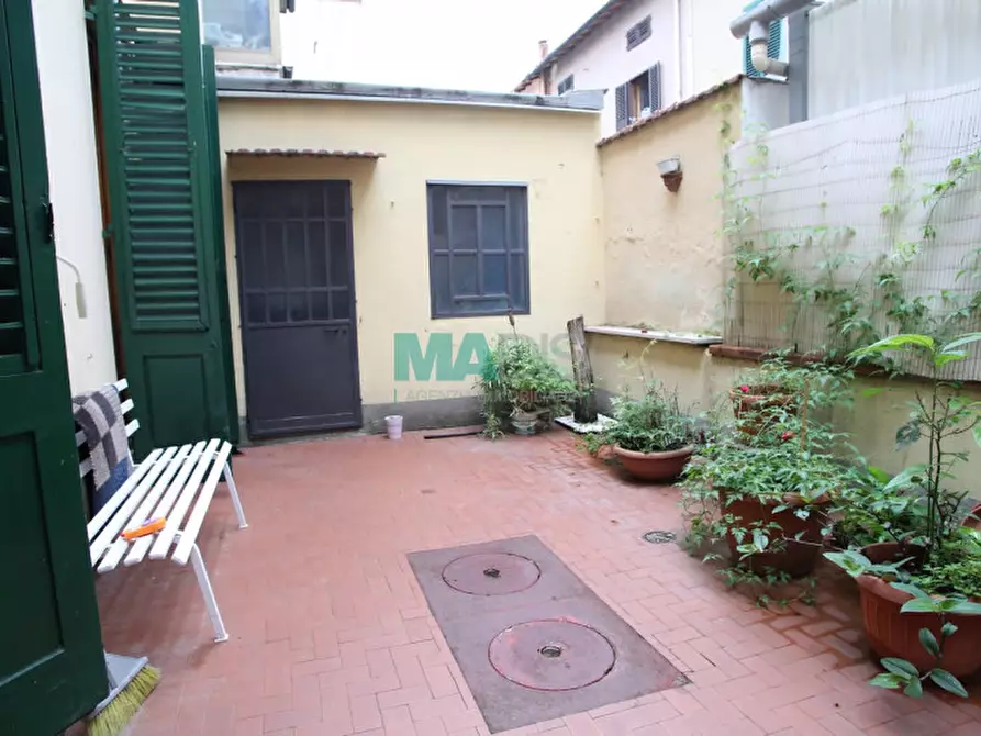 casa indipendente in vendita a Prato