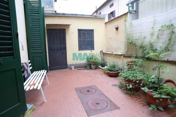 casa indipendente in vendita a Prato