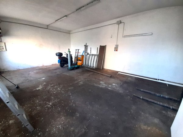 ufficio in vendita a Prato in zona San Giusto