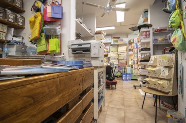 negozio in vendita a Prato in zona Galceti